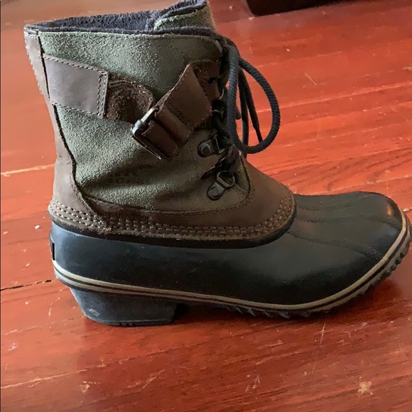 Sorel Winter Boots - Picture 3 of 5